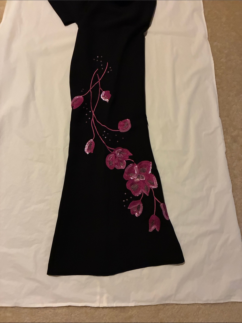 Cache Black Wide-Leg Pants with Pink Floral Appliqué and open back top - Picture 15 of 16